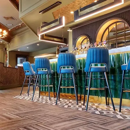 Talbot Hotel 4*
